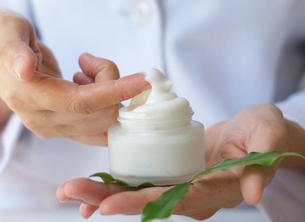 Bulk supply & manufacture of oils & oil products for beauty products Oils & oil powders for beauty products